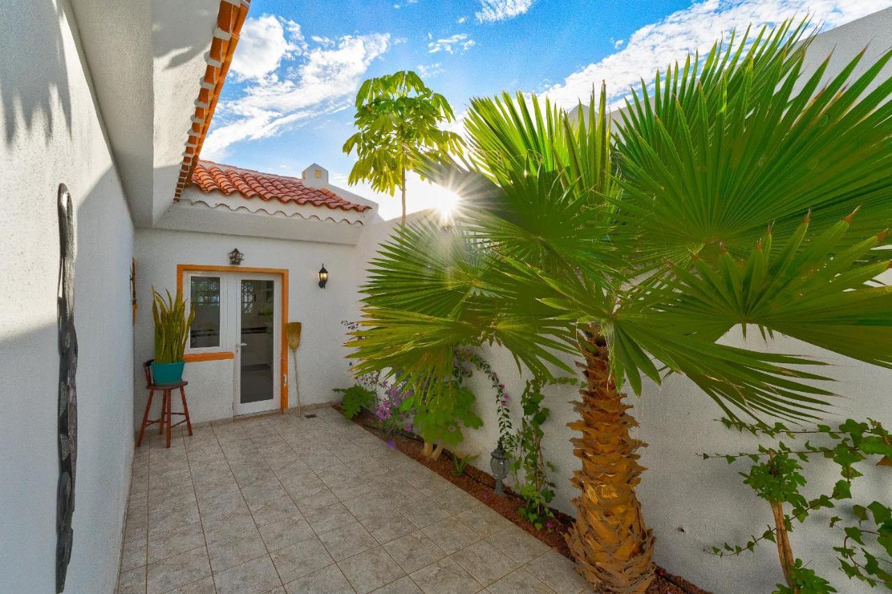 Marvelous holiday home - villa La Caleta Costa Adeje  Exterior foto